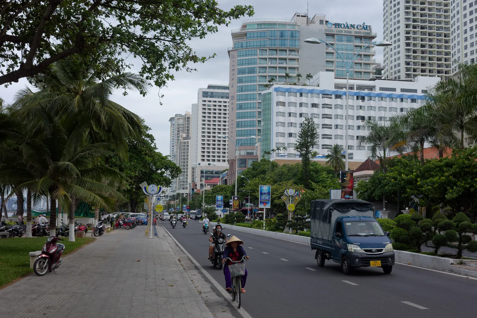 Tran Phu boulevard running along the Nha Trang seafront